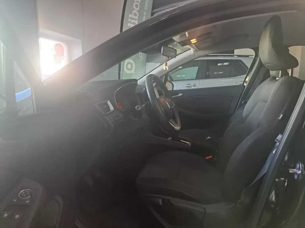 Renault Clio 2020 - 12990 EUR, 79050 km - 79050km - foto 6 de 20