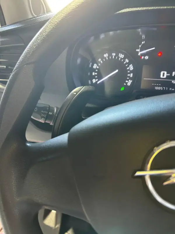 Opel Vivaro 2021 - 17000 EUR, 188500 km - AUTO.MOTO.pt - 188500km - foto 21 de 30