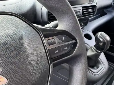 Peugeot PARTNER GIRAFON 2019 - 13990 EUR, 150000 km - AUTO.MOTO.pt - 150000km - foto 22 de 39