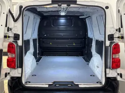 Opel COMBO 2020 - 15500 EUR, 150000 km - AUTO.MOTO.pt - 150000km - foto 4 de 16