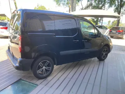 Peugeot PARTNER 1.6 BHDI L1 PRO 2017 - 9250 EUR, 164900 km - AUTO.MOTO.pt - 164900km - foto 6 de 22