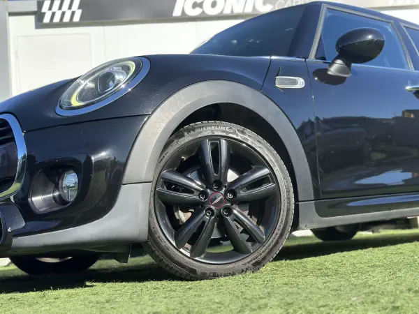 MINI 5 Portas 2019 - 15790 EUR, 179000 km - AUTO.MOTO.pt - 179000km - foto 2 de 39