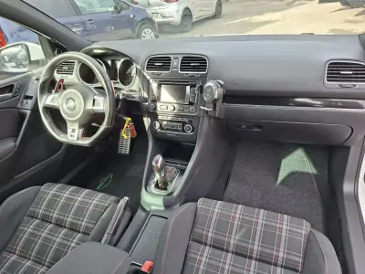 Volkswagen Golf 2012 - 15800 EUR, 176479 km - foto 6 de 17