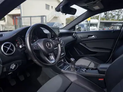 Mercedes-Benz A 180 2017 - 15990 EUR, 155000 km - AUTO.MOTO.pt - 155000km - foto 15 de 34