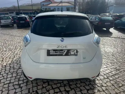Renault Zoe 2016 - 8990 EUR, 85000 km - AUTO.MOTO.pt - 85000km - foto 7 de 18