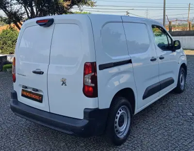 Peugeot Partner 2019 - 11490 EUR, 120300 km - 120300km - foto 7 de 19