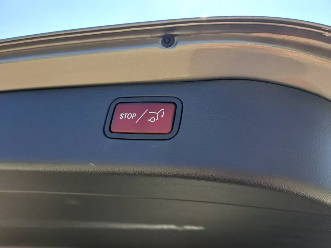 Mercedes-Benz C 300e 2022 - 38990 EUR, 59000 km - 59000km - foto 41 de 47