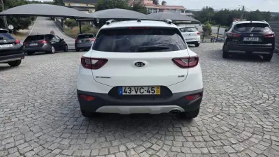 Kia Stonic 2018 - 13490 EUR, 71000 km - AUTO.MOTO.pt - 71000km - foto 4 de 5