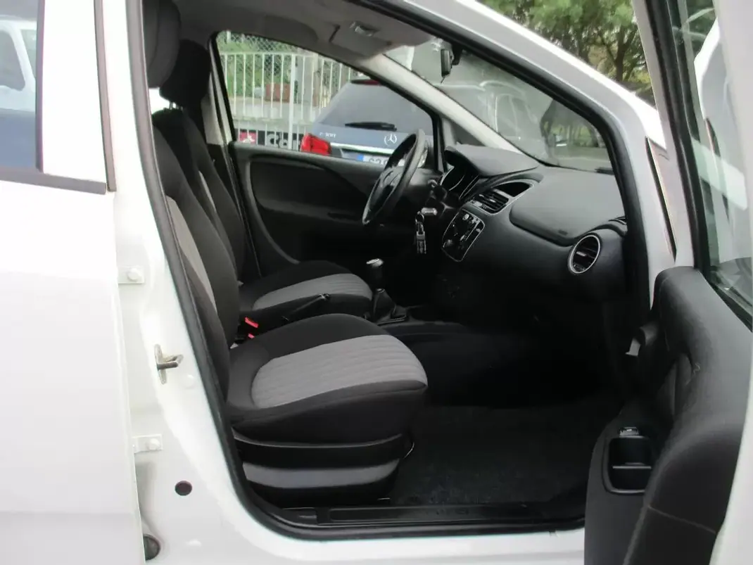 Fiat Punto 2018 - 8000 EUR, 170000 km - 170000km - foto 20 de 24
