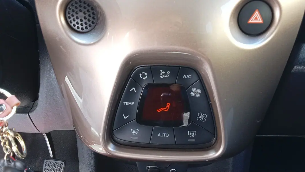 Citroën C1 2020 - 11000 EUR, 43000 km - 43000km - foto 8 de 15