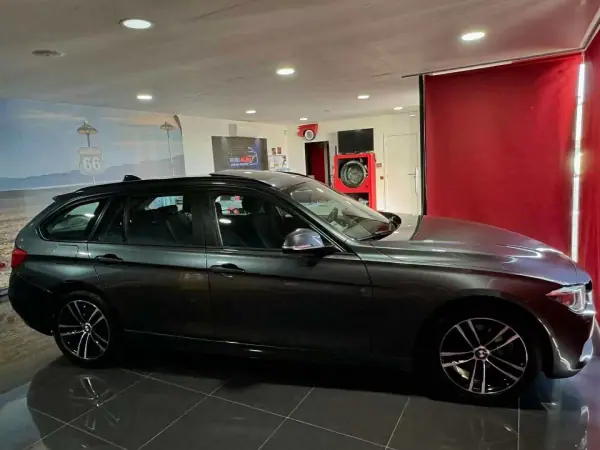BMW 318 2013 - 14500 EUR, 225000 km - AUTO.MOTO.pt - 225000km - foto 3 de 16
