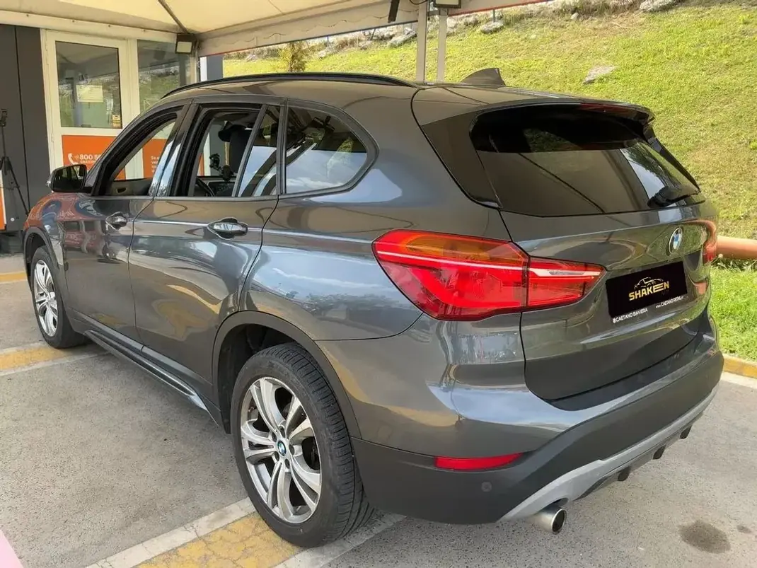 BMW X1 2017 - 18990 EUR, 132432 km - 132432km - foto 3 de 13