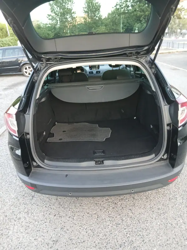 Renault Mégane Sport Tourer 2015 - 6800 EUR, 240000 km - AUTO.MOTO.pt - 240000km - foto 5 de 7