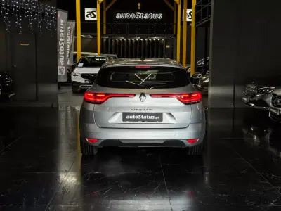 Renault Mégane Sport Tourer 2022 - 16990 EUR, 132900 km - AUTO.MOTO.pt - 132900km - foto 12 de 31