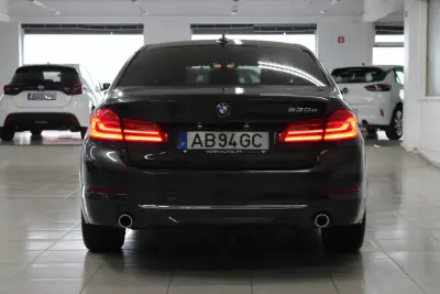 BMW 530e 2020 - 29400 EUR, 96515 km - AUTO.MOTO.pt - 96515km - foto 25 de 25