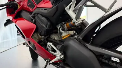 Ducati Panigale V4 S 2020 - 23990 EUR, 33324 km - AUTO.MOTO.pt - 33324km - foto 15 de 17