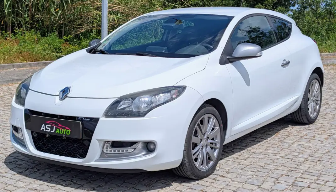 Renault Mégane Coupe 2011 - 5500 EUR, 240205 km - AUTO.MOTO.pt - 240205km - foto 1 de 23