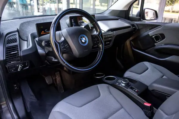 BMW i3 2021 - 19980 EUR, 92848 km - AUTO.MOTO.pt - 92848km - foto 24 de 39