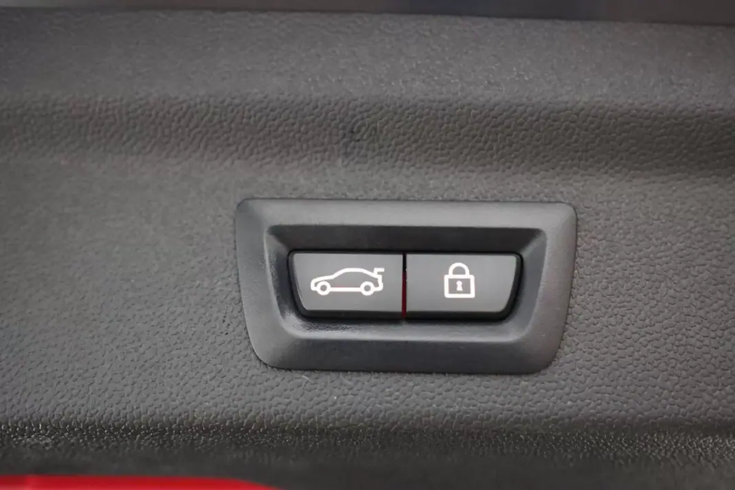 MINI Countryman 2018 - 23500 EUR, 102395 km - AUTO.MOTO.pt - 102395km - foto 23 de 31