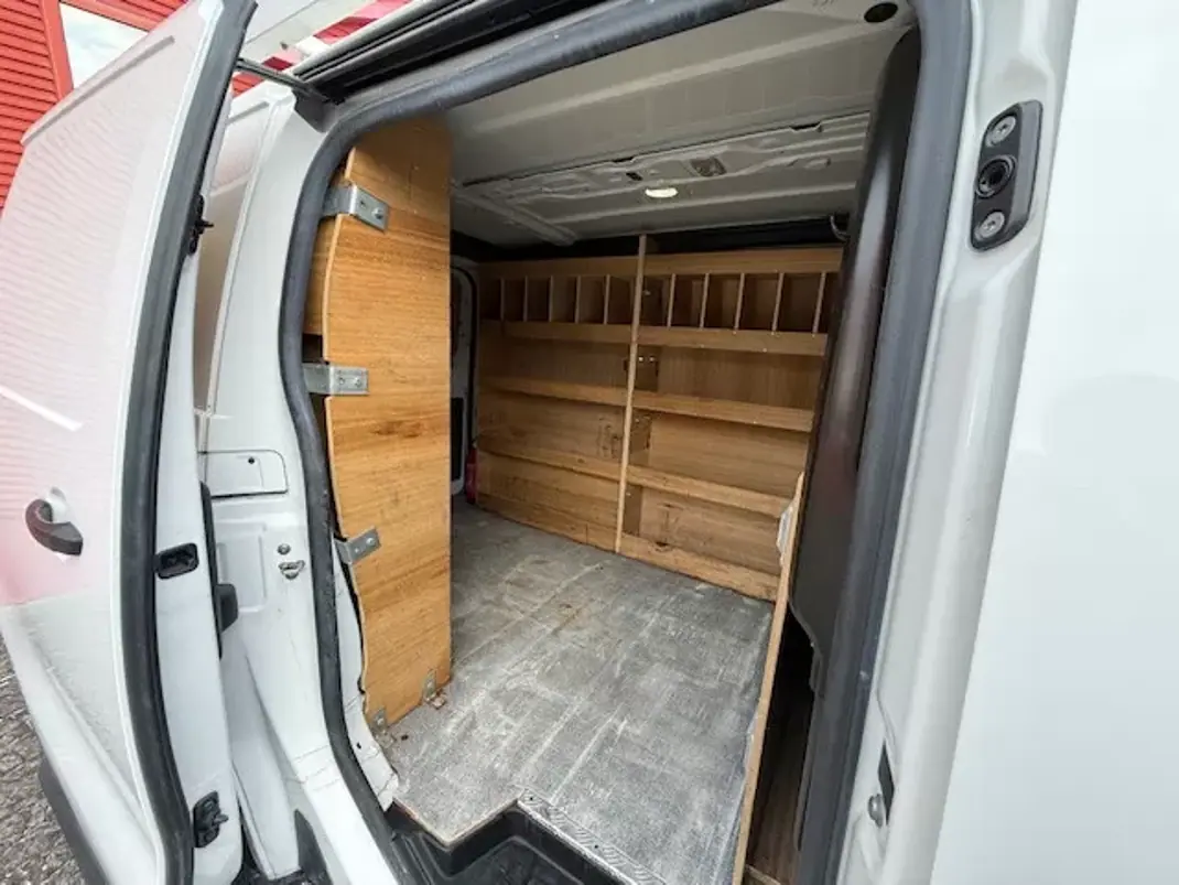 Citroën Jumpy 2020 - 12900 EUR, 160000 km - AUTO.MOTO.pt - 160000km - foto 11 de 18