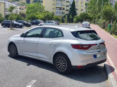 Renault Mégane 2016 - 8780 EUR, 252000 km - AUTO.MOTO.pt - 252000km - foto 10 de 36