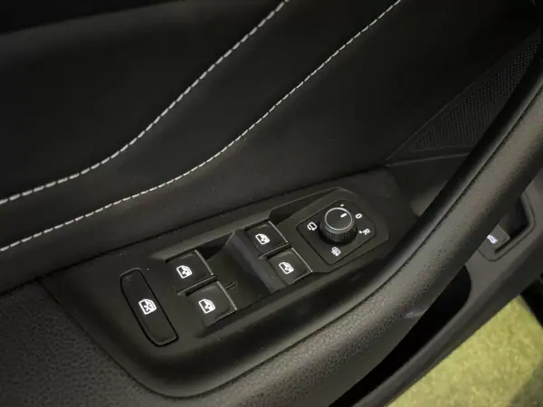 Volkswagen Arteon Shooting Brake 2021 - 27950 EUR, 91000 km - AUTO.MOTO.pt - 91000km - foto 37 de 41