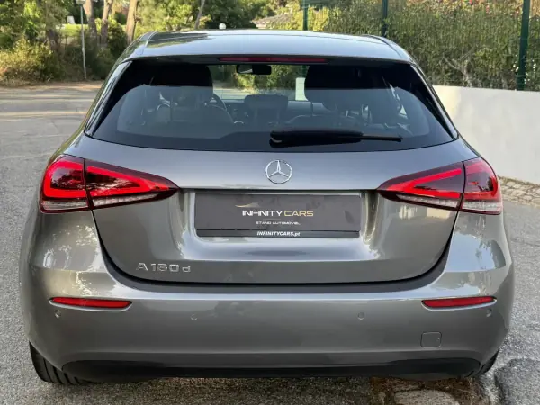 Mercedes-Benz A 180 2018 - 18999 EUR, 180000 km - AUTO.MOTO.pt - 180000km - foto 10 de 12
