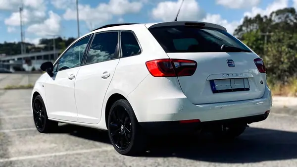 SEAT Ibiza ST 2015 - 9250 EUR, 124000 km - AUTO.MOTO.pt - 124000km - foto 5 de 16