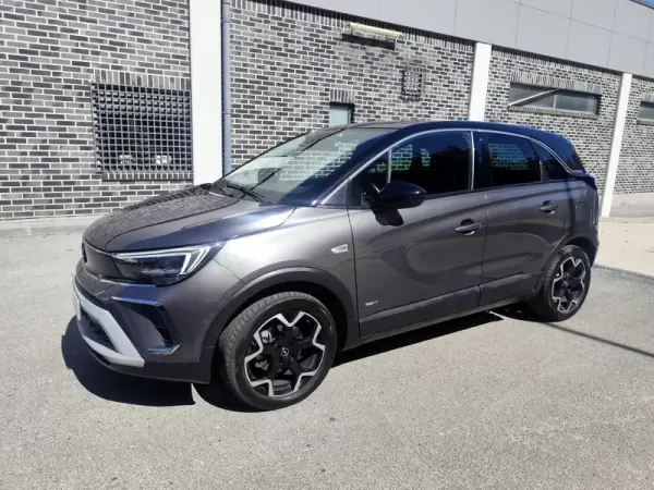 Opel Crossland 1.2 T Design & Tech 2023 Gasolina — 26 000 km · Lisboa Opel Crossland 1.2 T Design & Tech 2023 Gasolina