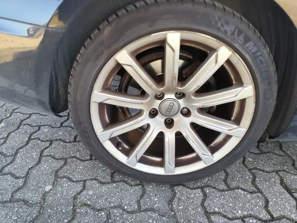 Audi A5 Sportback 2010 - 12900 EUR, 230000 km - AUTO.MOTO.pt - 230000km - foto 3 de 8