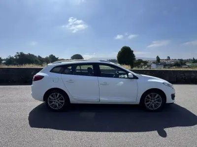 Renault Mégane Sport Tourer 2014 - 7990 EUR, 234000 km - AUTO.MOTO.pt - 234000km - foto 8 de 32