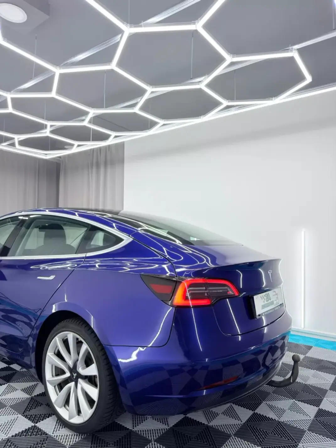 Tesla Model 3 2019 - 17000 EUR, 233000 km - AUTO.MOTO.pt - 233000km - foto 5 de 20