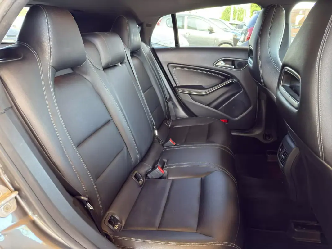 Mercedes-Benz CLA 180 2016 - 17950 EUR, 146271 km - AUTO.MOTO.pt - 146271km - foto 28 de 33