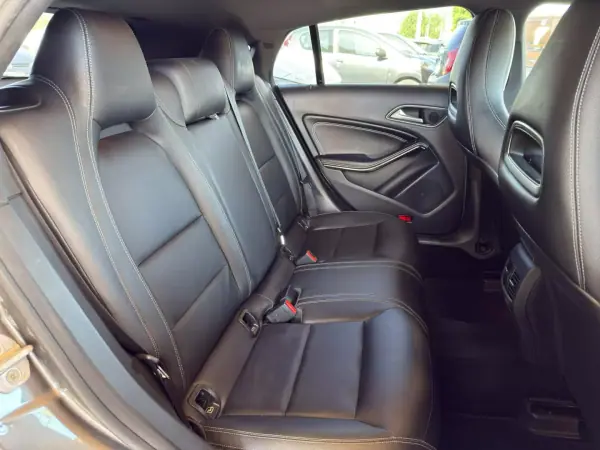 Mercedes-Benz CLA 180 2016 - 17950 EUR, 146271 km - AUTO.MOTO.pt - 146271km - foto 28 de 33