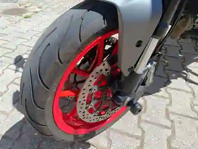 Ducati Monster 937 SP 2021 - 8375 EUR, 30000 km - AUTO.MOTO.pt - 30000km - foto 9 de 11