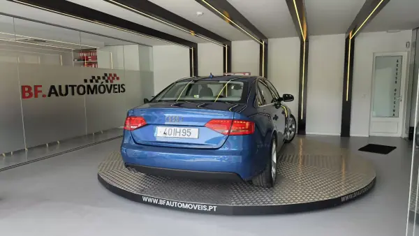 Audi A4 2009 - 9900 EUR, 305847 km - AUTO.MOTO.pt - 305847km - foto 19 de 57