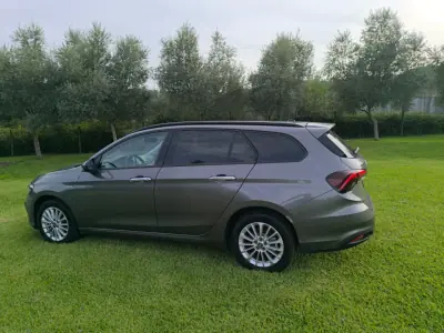 Fiat Tipo Station Wagon 2022 — foto 6 de 12
