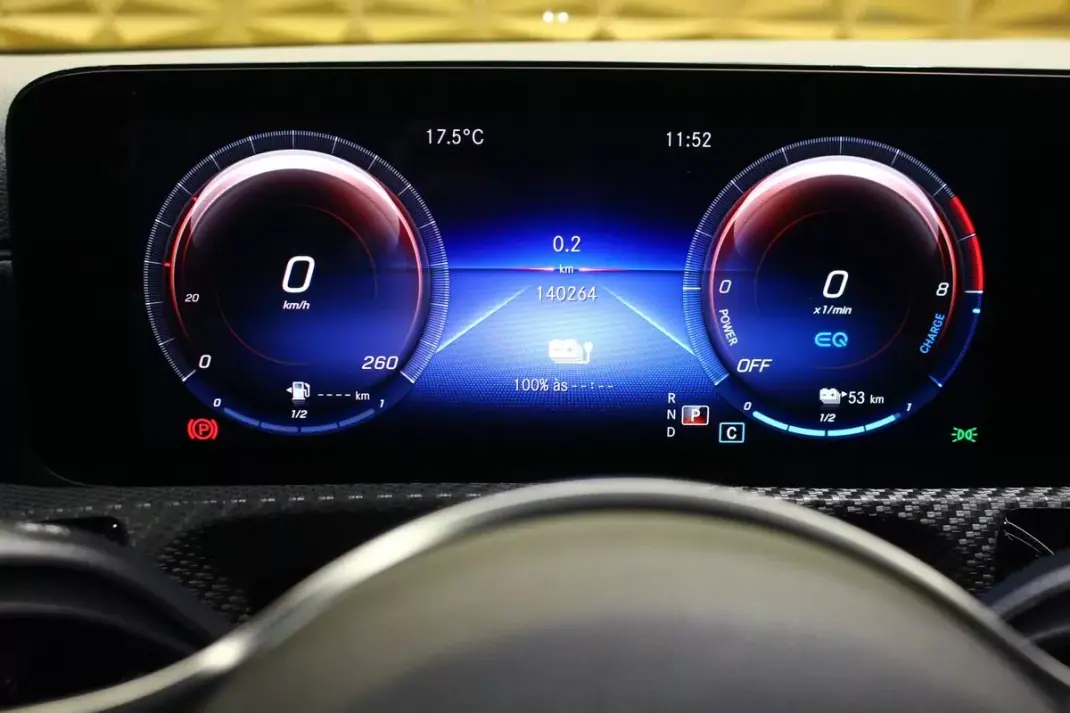 Mercedes-Benz A 250 2020 - 23900 EUR, 140000 km - AUTO.MOTO.pt - 140000km - foto 20 de 35