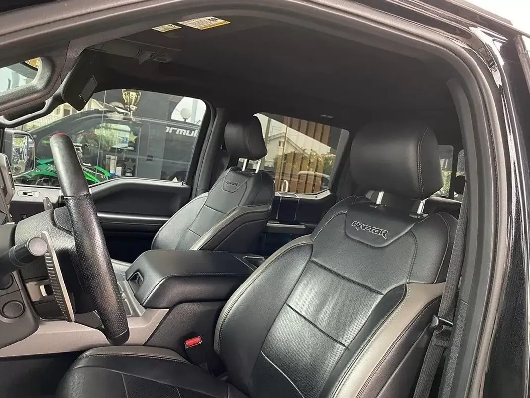 Ford F-150 2017 - 79800 EUR, 121888 km - AUTO.MOTO.pt - 121888km - foto 4 de 23