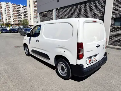 Peugeot Partner 1.6 HDI , 3 Lug. , Iva Dedutivel 2019 - 12480 EUR, 131000 km - AUTO.MOTO.pt - 131000km - foto 9 de 29