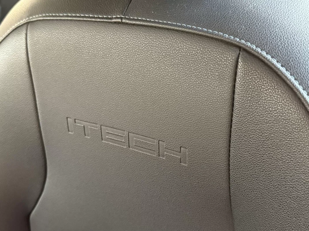 SEAT Leon 2015 - 14000 EUR, 181000 km - AUTO.MOTO.pt - 181000km - foto 59 de 92