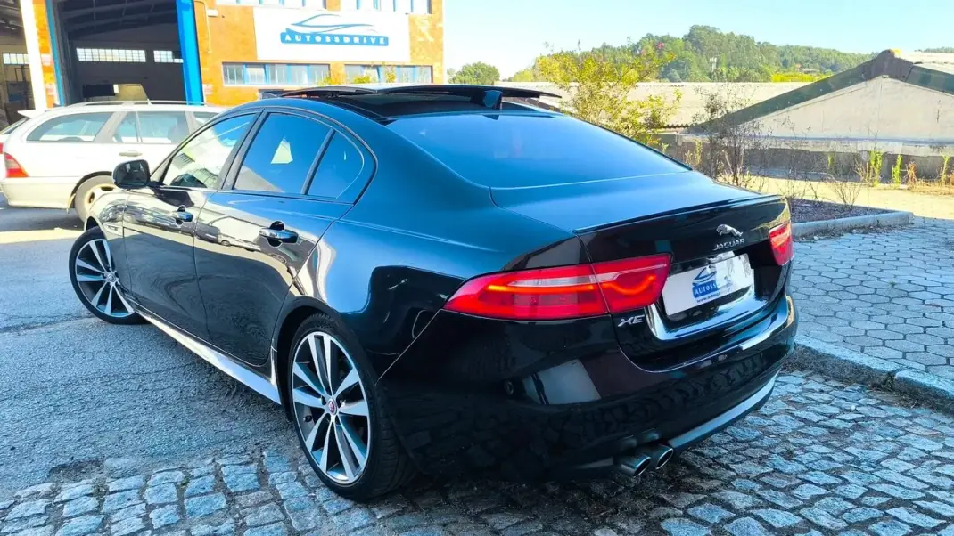 Jaguar XE 2017 - 14900 EUR, 159000 km - 159000km - foto 21 de 24