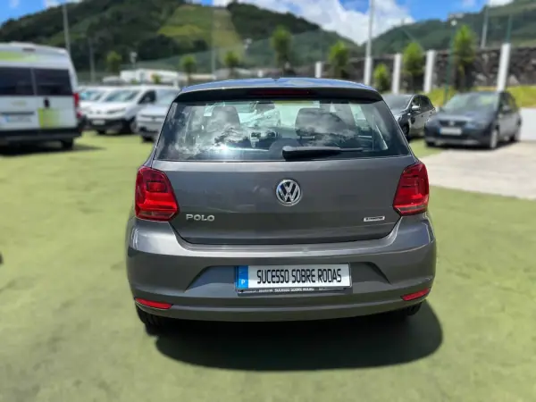 Volkswagen Polo 2017 - 10990 EUR, 146070 km - AUTO.MOTO.pt - 146070km - foto 5 de 12