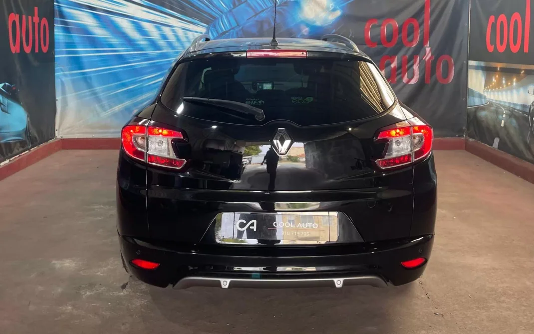 Renault Mégane Sport Tourer 2014 - 9999 EUR, 163000 km - AUTO.MOTO.pt - 163000km - foto 5 de 47