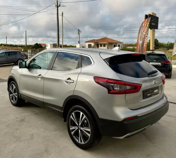 Nissan Qashqai 2018 - 18990 EUR, 111000 km - AUTO.MOTO.pt - 111000km - foto 18 de 39