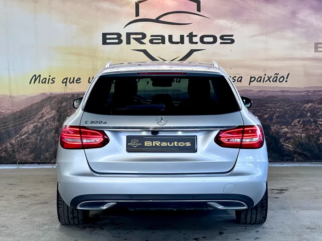 Mercedes-Benz C 300 2019 - 25900 EUR, 228972 km - AUTO.MOTO.pt - 228972km - foto 7 de 35