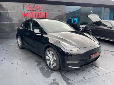 Tesla Model Y 2022 - 39900 EUR, 39000 km - 39000km - foto 2 de 11