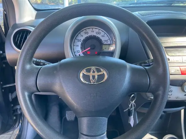 Toyota Aygo 2010 - 6350 EUR, 112661 km - 112661km - foto 19 de 19