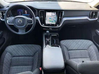 Volvo V60 2022 - 33990 EUR, 85300 km - AUTO.MOTO.pt - 85300km - foto 9 de 27