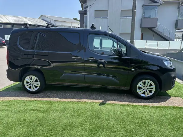 Citroën Berlingo 1.5 Hdi 2020 - 12900 EUR, 120000 km - AUTO.MOTO.pt - 120000km - foto 17 de 53